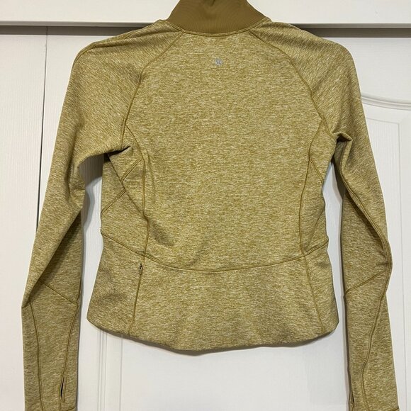 LULULEMON Always Alert 1/2 Zip - Size 8 - Cropped Yellow Long Sleeve Worn Twice - Picture 3 of 3